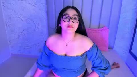 Snapshot of lya_dubois_ chatting on July 4, 2026, 7:20 pm LYA DUBOIS online show from July 4, 2026, 7:20 pm