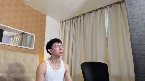 Snapshot of lyan_twink chatting on October 15, 2025, 7:36 pm Lyan online show from October 15, 2025, 7:36 pm