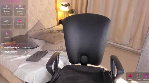 Snapshot of lyan_twink chatting on November 23, 2025, 7:30 am Lyan online show from November 23, 2025, 7:30 am