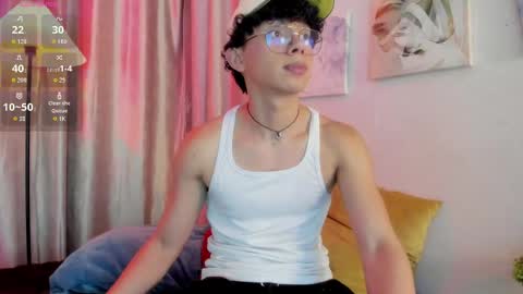 Lyan online show from April 30, 2026, 8:57 pm