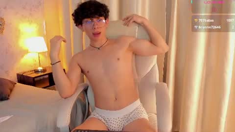 Snapshot of lyan_twink chatting on June 12, 2026, 9:03 pm Lyan online show from June 12, 2026, 9:03 pm