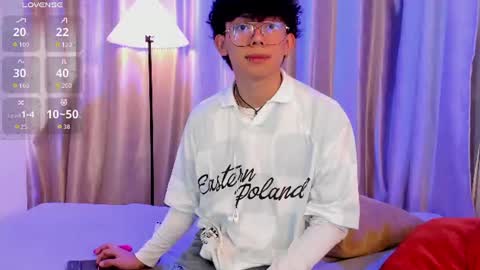 Snapshot of lyan_twink chatting on July 1, 2026, 7:35 pm Lyan online show from July 1, 2026, 7:35 pm