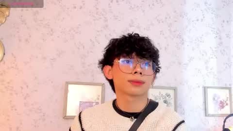 Snapshot of lyan_twink chatting on July 23, 2026, 7:01 pm Lyan online show from July 23, 2026, 7:01 pm