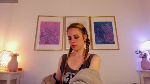 Snapshot of lyana_xz chatting on May 30, 2026, 11:40 am LYA online show from May 30, 2026, 11:40 am