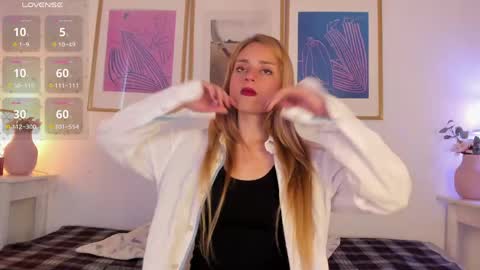 Snapshot of lyana_xz chatting on June 1, 2026, 11:56 am LYA online show from June 1, 2026, 11:56 am