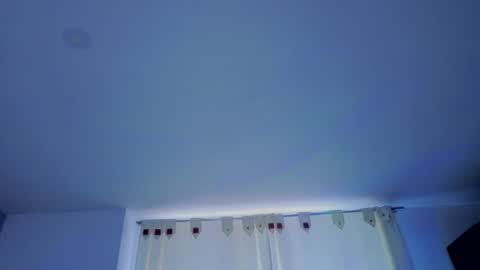 lyavalmont online show from June 2, 2026, 6:54 pm