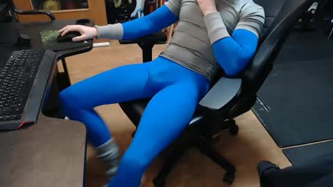 lycraboy123 online show from March 18, 2026, 5:27 pm