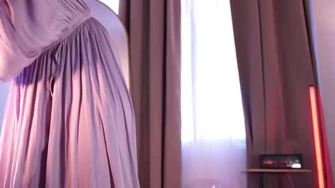 Lyhana Lee online show from December 20, 2025, 2:35 pm