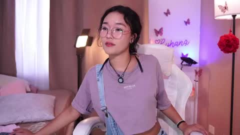 Snapshot of lyhana_lee chatting on May 7, 2026, 8:03 pm Lyhana Lee online show from May 7, 2026, 8:03 pm