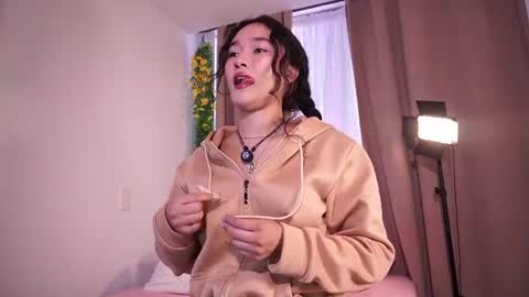Snapshot of lyhana_lee chatting on June 20, 2026, 1:58 pm Lyhana Lee online show from June 20, 2026, 1:58 pm