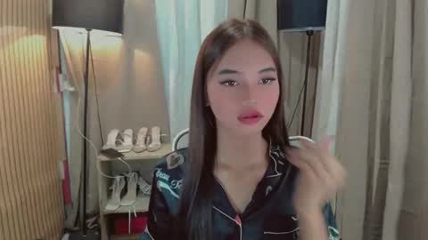 LYKA LOOPS online show from May 3, 2026, 5:08 pm