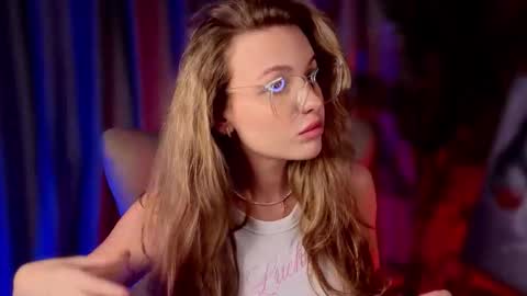 simply Eliza  online show from September 19, 2025, 1:56 pm