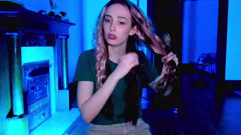 LylacDoll online show from December 16, 2024, 12:59 am