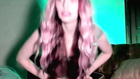 LylacDoll online show from December 20, 2024, 1:25 am