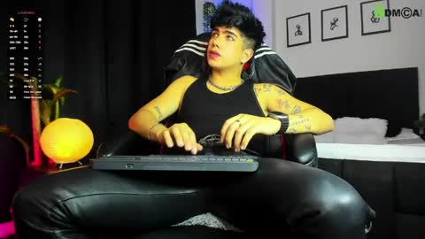 Snapshot of lylebennett_ chatting on June 2, 2026, 2:13 am Lyle Bennett Freelance Model online show from June 2, 2026, 2:13 am