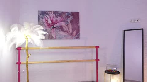 Lyly   online show from February 4, 2025, 9:49 am