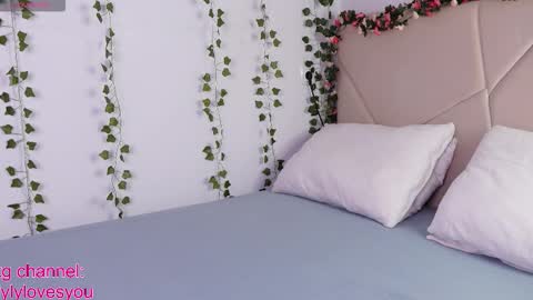 Lyly   online show from September 19, 2025, 5:42 am