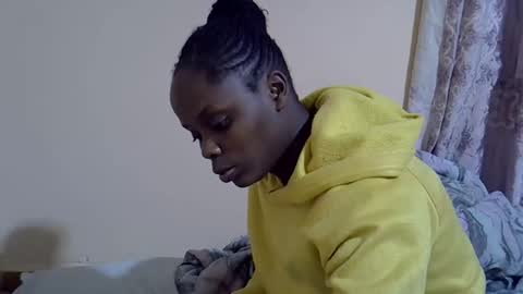 lyn_anna online show from October 11, 2025, 7:34 pm