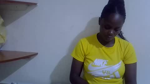 lyn_anna online show from February 13, 2026, 7:54 pm