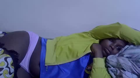 lyn_anna online show from April 28, 2026, 6:29 am