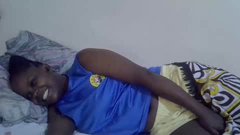 Snapshot of lyn_anna chatting on May 13, 2026, 7:17 am lyn_anna online show from May 13, 2026, 7:17 am