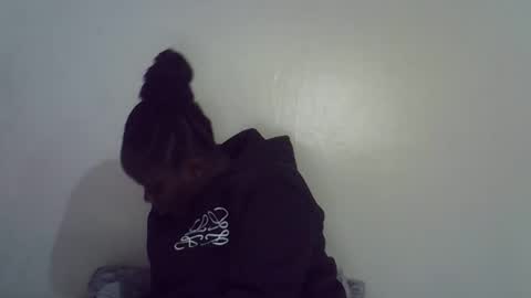 Snapshot of lyn_anna chatting on May 17, 2026, 5:53 pm lyn_anna online show from May 17, 2026, 5:53 pm