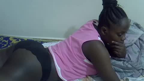 Snapshot of lyn_anna chatting on May 18, 2026, 10:48 pm lyn_anna online show from May 18, 2026, 10:48 pm