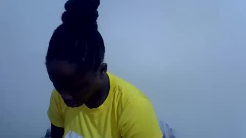 Snapshot of lyn_anna chatting on May 21, 2026, 2:35 pm lyn_anna online show from May 21, 2026, 2:35 pm