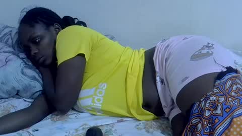 lyn_anna online show from June 22, 2026, 6:05 pm