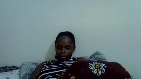 lyn_anna online show from June 26, 2026, 1:37 pm