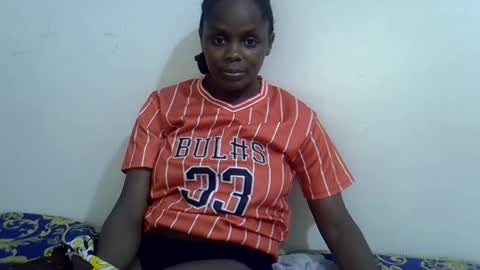 lyn_anna online show from June 28, 2026, 2:23 pm