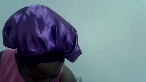 lyn_anna online show from July 2, 2026, 5:02 am