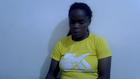 lyn_anna online show from July 23, 2026, 9:35 pm