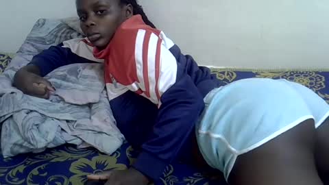 lyn_anna online show from July 25, 2026, 7:39 am