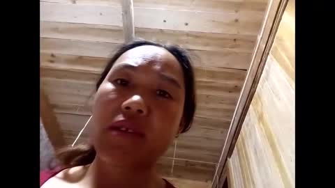 lyn_eva online show from April 26, 2026, 10:29 pm