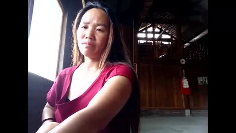 lyn_eva online show from April 28, 2026, 2:38 am
