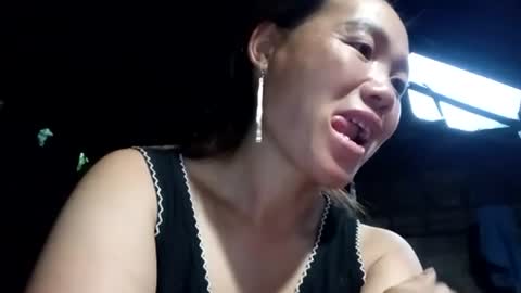 lyn_eva online show from June 20, 2026, 10:45 pm