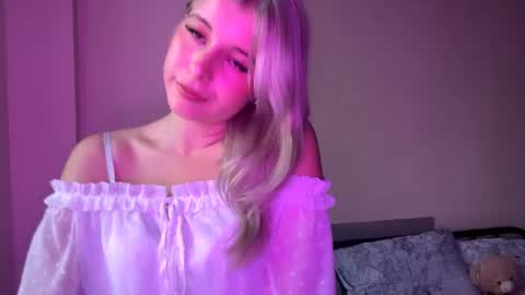 Luna online show from August 7, 2026, 5:37 pm