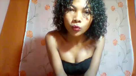 lyndah19 online show from November 23, 2025, 10:59 am