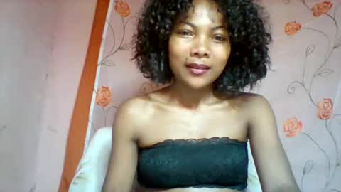 lyndah19 online show from November 26, 2025, 10:44 pm