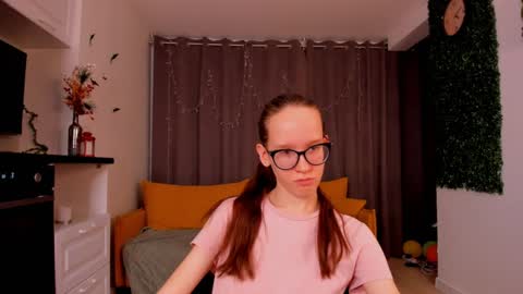 Sara online show from January 28, 2025, 1:29 am