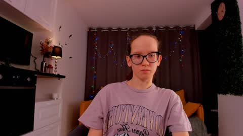 Sara online show from February 3, 2025, 10:43 pm