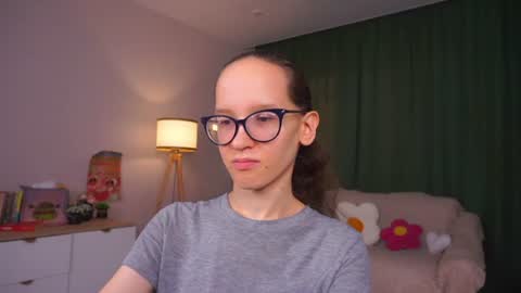 Snapshot of lynettebails chatting on July 31, 2026, 4:17 pm Sara online show from July 31, 2026, 4:17 pm