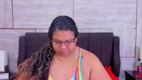 Snapshot of lynn_and_esteban chatting on February 5, 2025, 4:59 am Lynn jonnes online show from February 5, 2025, 4:59 am