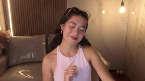 lynn_turner_ online show from January 17, 2026, 12:43 pm