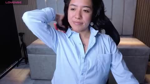 lynn_turner_ online show from May 6, 2026, 1:05 pm