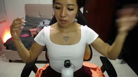 lynn_turner_ online show from June 7, 2026, 3:27 pm