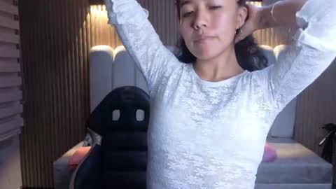 lynn_turner_ online show from July 24, 2026, 12:47 pm