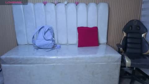lynn_turner_ online show from July 25, 2026, 12:36 pm