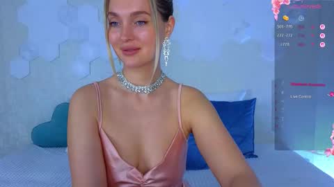 Lana online show from December 5, 2025, 4:21 am